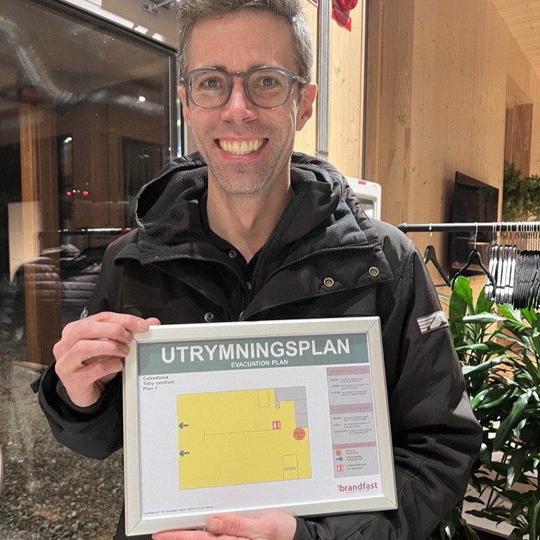 Eric på Brandfast tillverkar utrymningsplaner