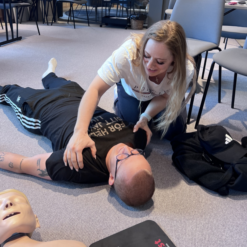 Medvetandekontroll nya riktlinjer HLR